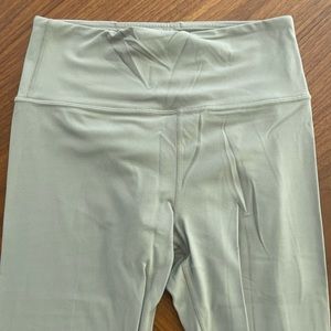 Athleta Size M Sage Green Leggings